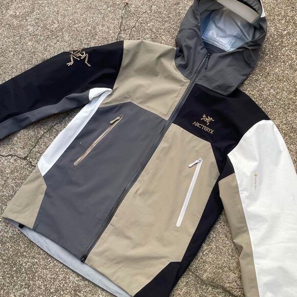 Arc'teryx BEAMS Hardshell Jacket - Picture 3 of 5